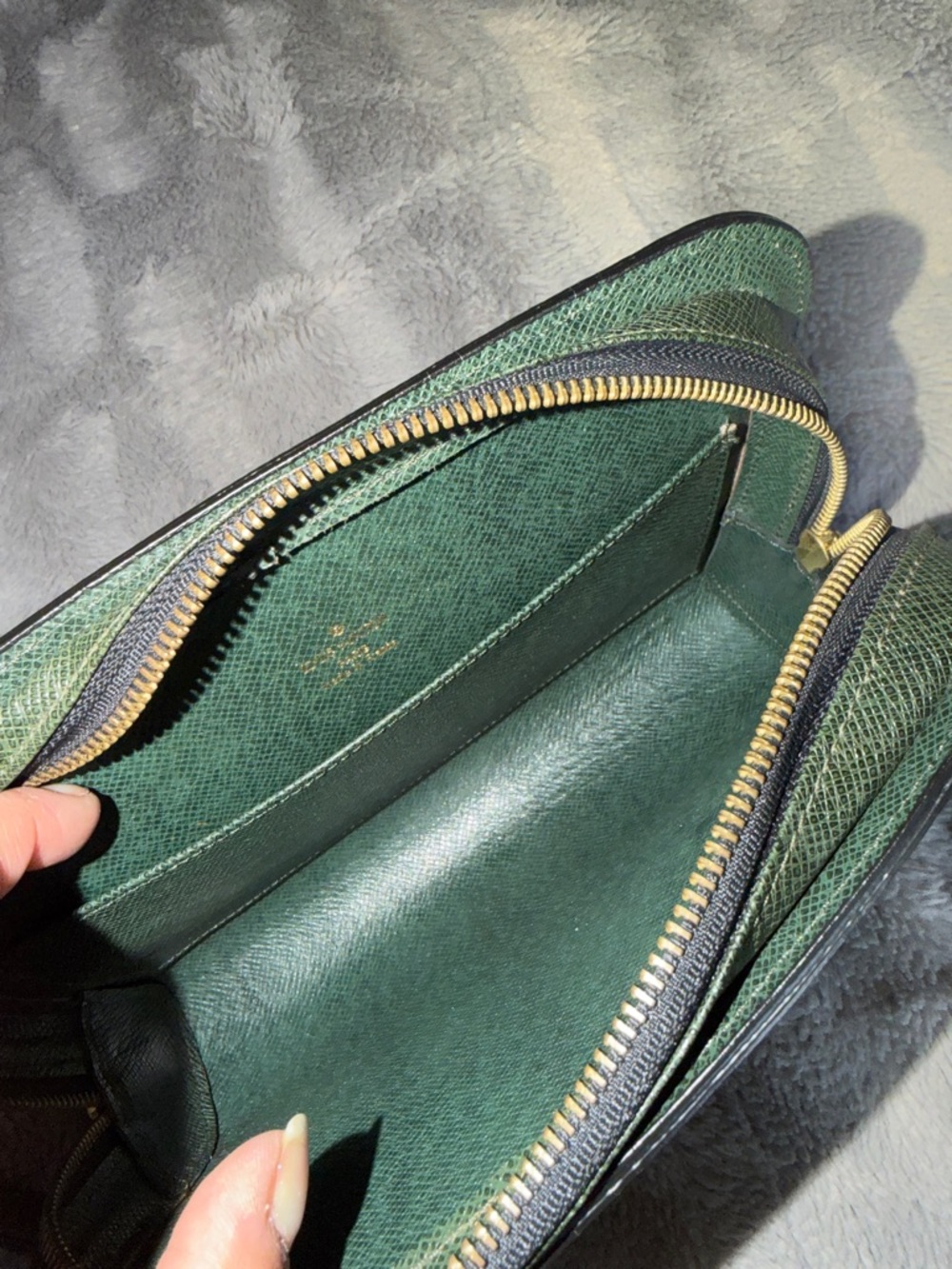 Louis Vuitton Forest Green Leather Wallet with Gold Logo - Picture 5 of 6